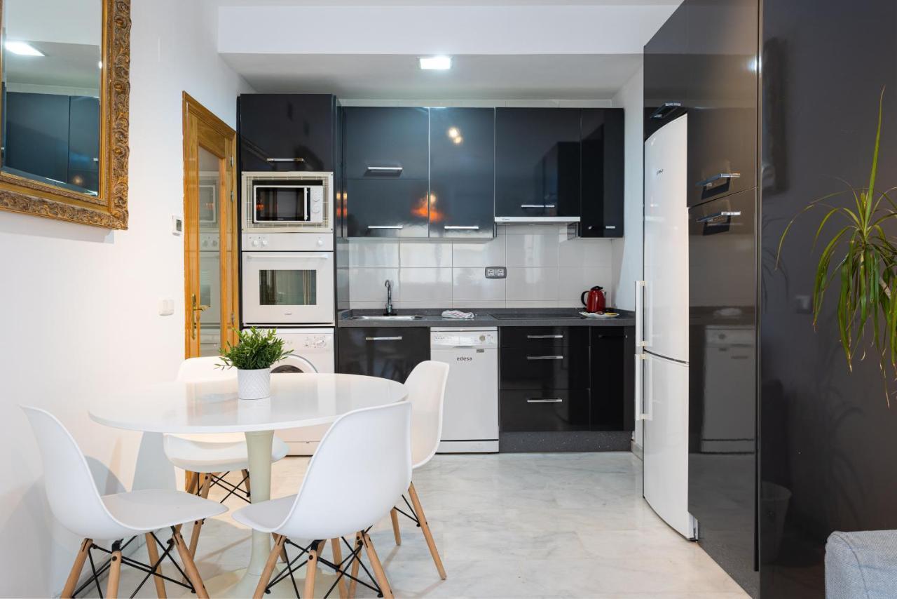 Holidays2Malaga Carrera Capuchinos Free Parking Aircon Downtown Buitenkant foto