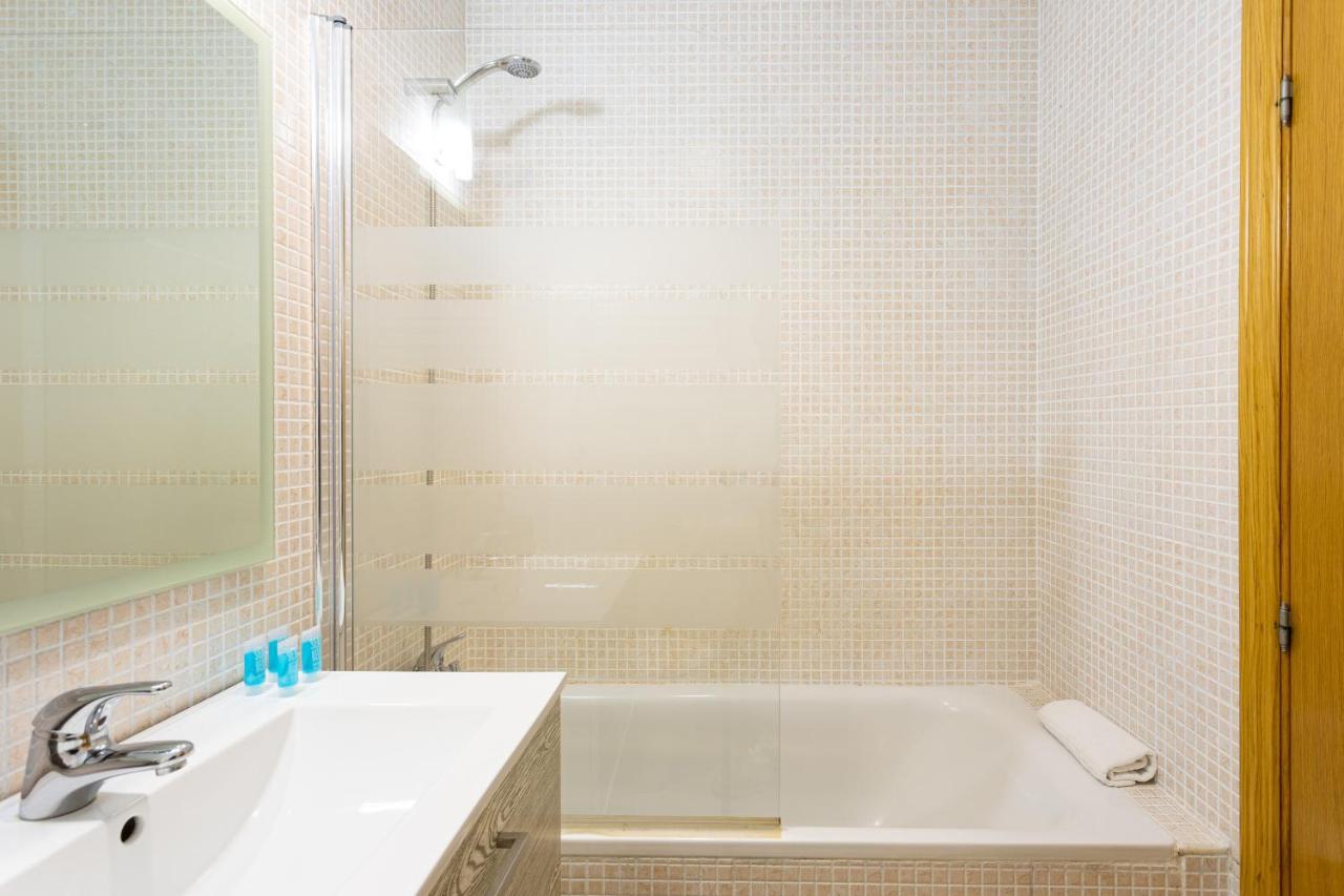 Holidays2Malaga Carrera Capuchinos Free Parking Aircon Downtown Buitenkant foto