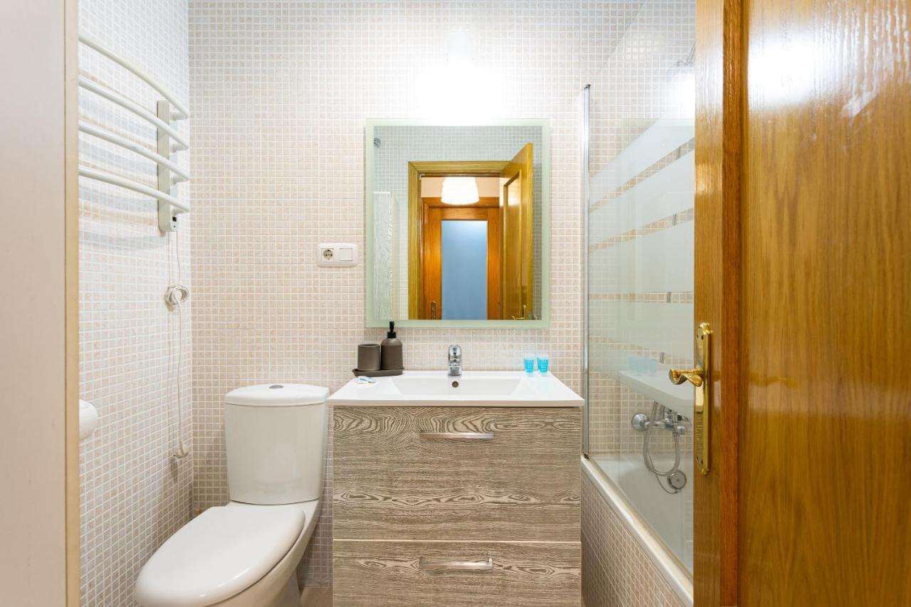 Holidays2Malaga Carrera Capuchinos Free Parking Aircon Downtown Buitenkant foto